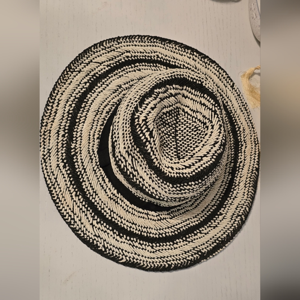 Zara Black and White Braided Hat